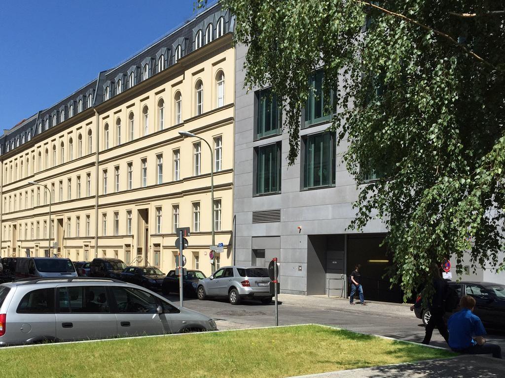 Luxury 2 Bedroom Apartment In The Heart Of Mitte, Berlino Esterno foto